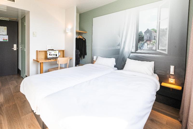 Ouest Villejean Hotel